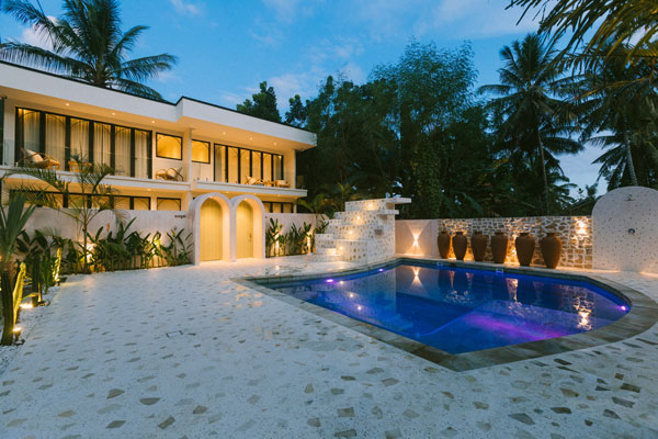 tiu oasis villa outside